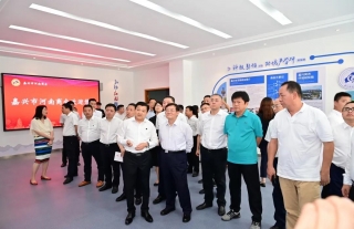 中央統(tǒng)戰(zhàn)部副部長、全國工商聯(lián)黨組書記徐樂江及全國工商聯(lián)第一調(diào)研組一行到集團(tuán)環(huán)?？萍挤趸骷吧虝?huì)走訪調(diào)研