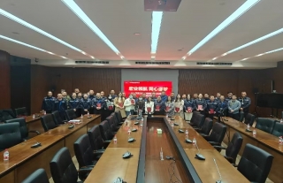 “神”祗忠勤丨熱烈祝賀萬(wàn)納神核2024年度百名優(yōu)秀員工表彰大會(huì)順利召開(kāi)